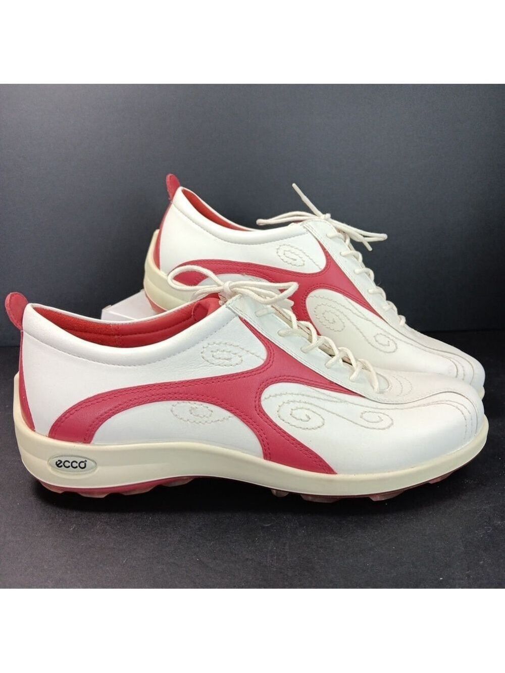 Ecco Women’s White And Red Leather Golf Shoes Size 40 (US 9/9.5)